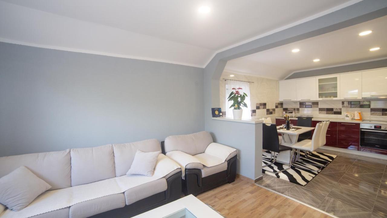 Apartment Milena Virpazar Luaran gambar