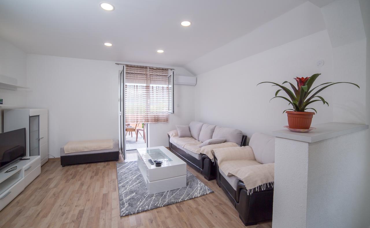 Apartment Milena Virpazar Luaran gambar
